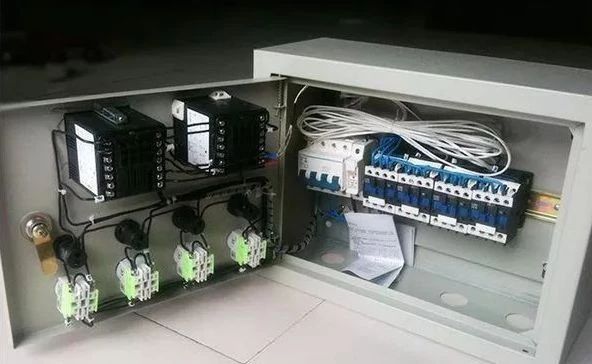 配電箱在技術(shù)要求中:如何定義左門(mén)或右門(mén)？圖紙示例